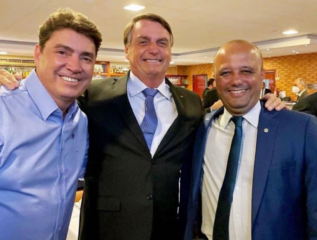Vitor Hugo e Wilder Morais gravam programas eleitorais com Bolsonaro nesta sexta-feira