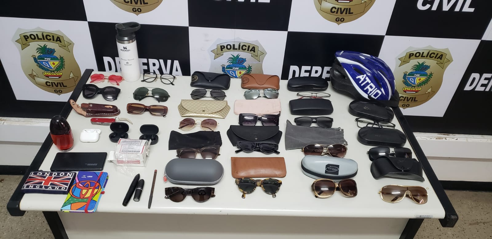 Homem é preso suspeito de furtar objetos em carros   dentro de condomínio de luxo
