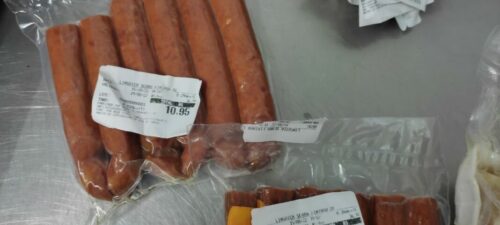 Operação em supermercado flagra 32 kg  produtos vencidos