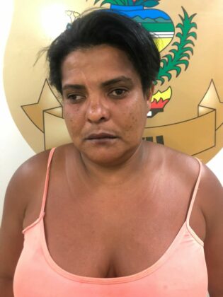 Mulher é presa suspeita de tentar aliciar menores para prostituição