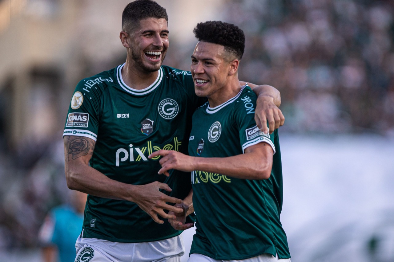 Goiás vence o Atlético-GO, se afasta do z4 e mantém o rival