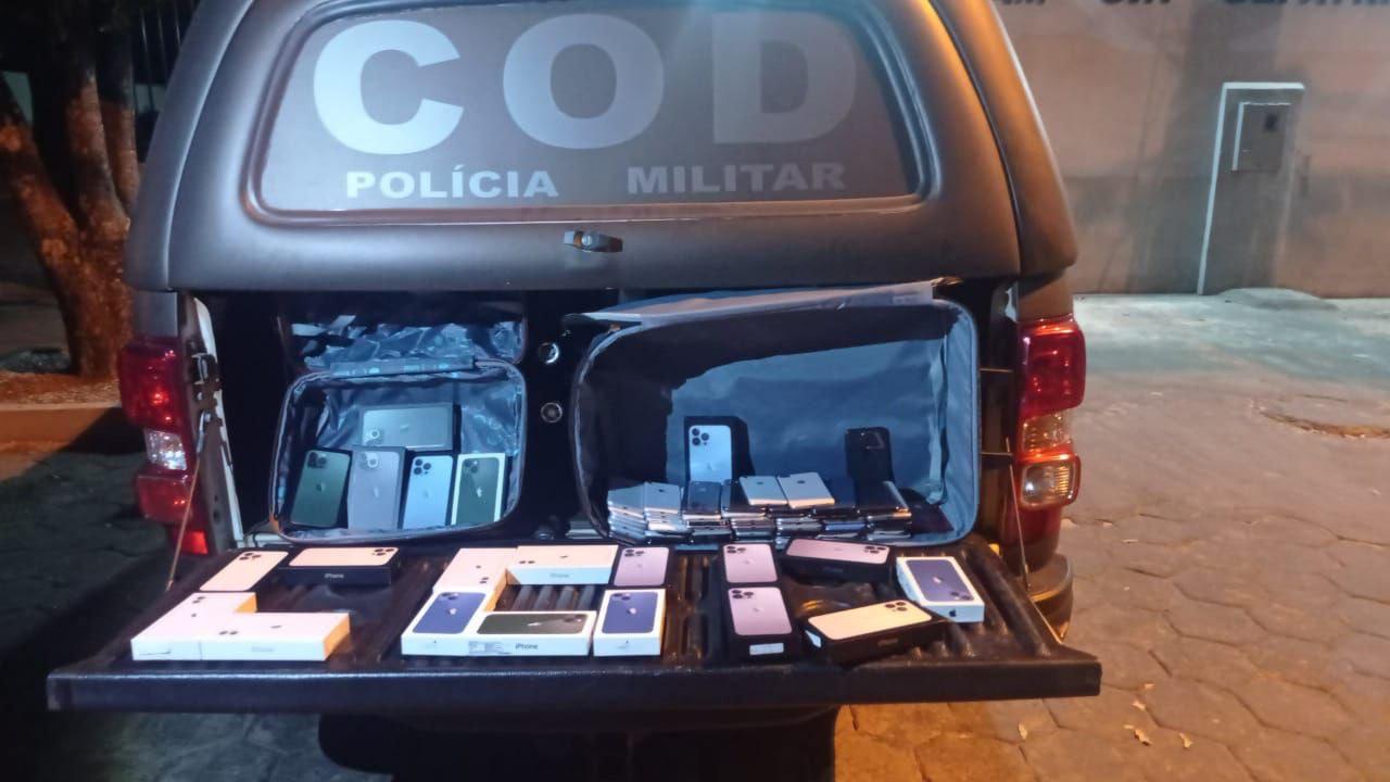 iPhones avaliados em aproximadamente R$ 500 mil são apreendidos em ônibus