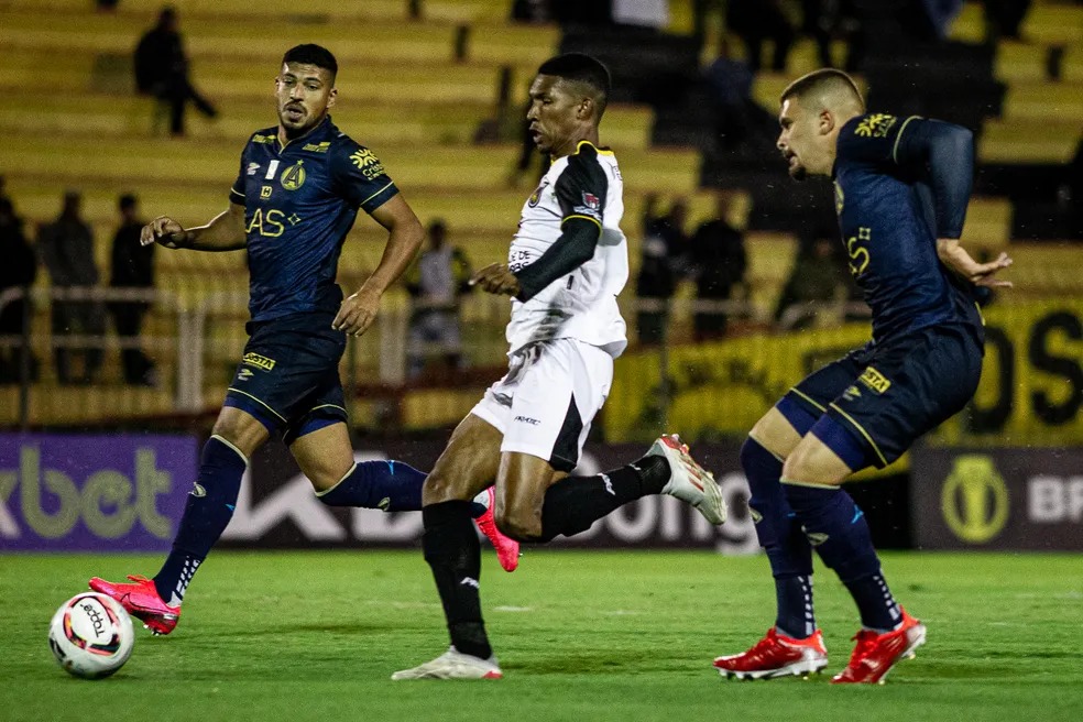 Aparecidense recebe o Volta Redonda em jogo importante