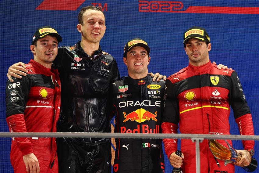 Sergio Pérez vence o GP de Singapura