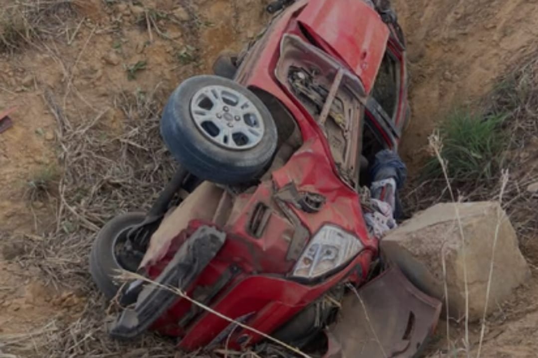Trio que matou rival a tiros é preso após capotar o carro, em Uruaçu