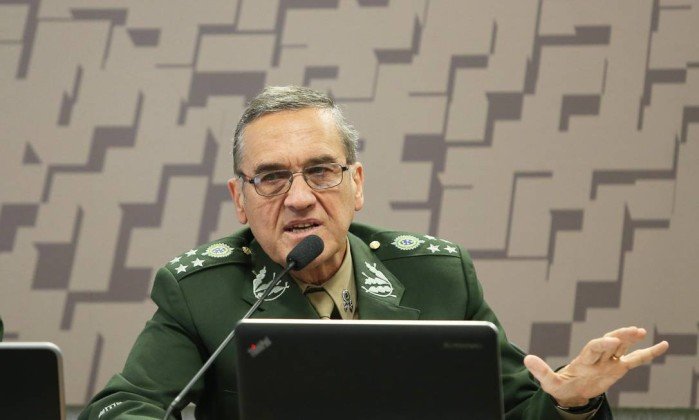 Pronunciamento: Comandante do exército fala sobre greve dos caminhoneiros