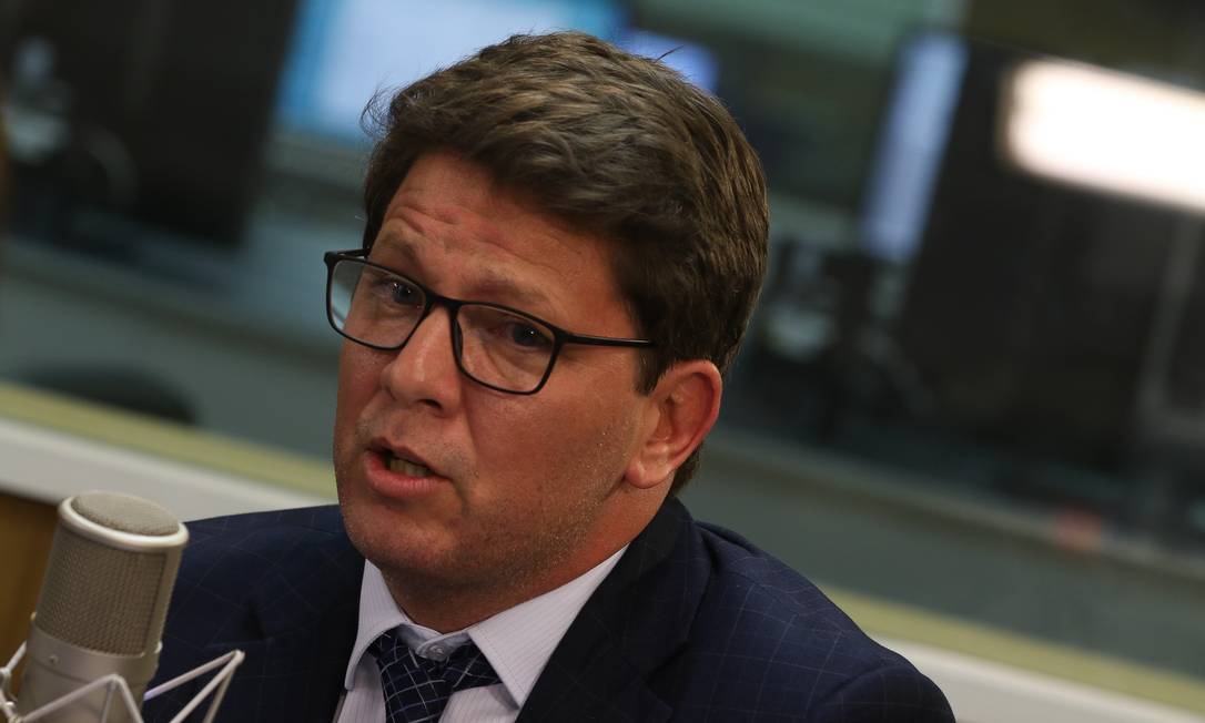 Mário Frias é internado com suspeita de princípio de enfarte