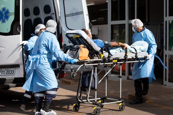 Taxa de doentes com covid-19 é 14% maior que dos curados no Brasil
