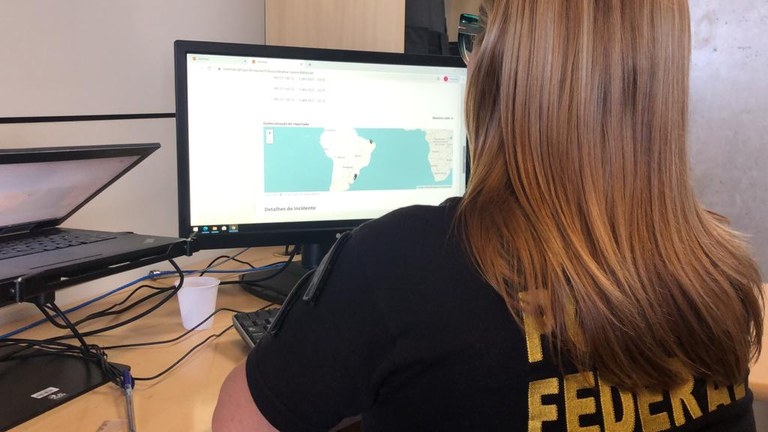 Suspeitos de armazenar e compartilhar conteúdo pornográfico envolvendo crianças e adolescentes são alvos de operação