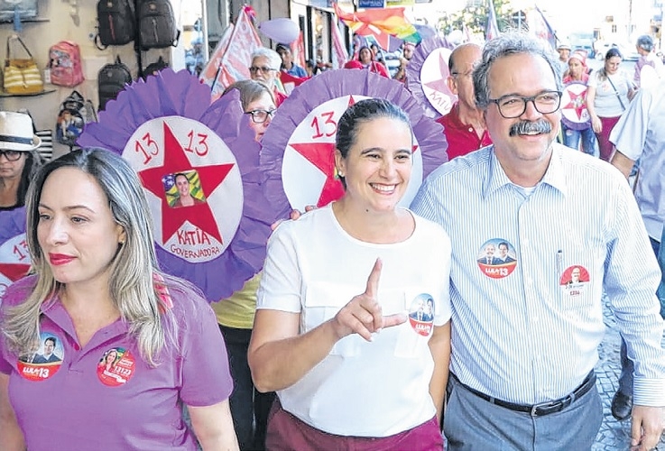 Caminhada Quarta Lilás reúne mulheres apoiadoras de Kátia