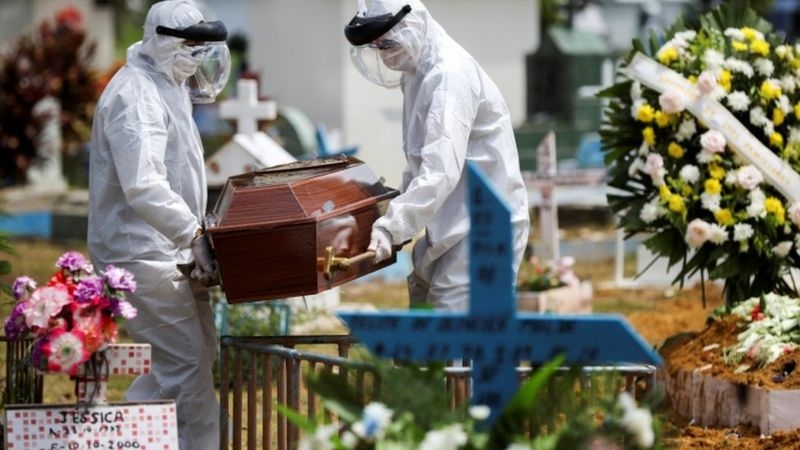 Covid-19 já causou mais 4 milhões de mortes no mundo, segundo OMS