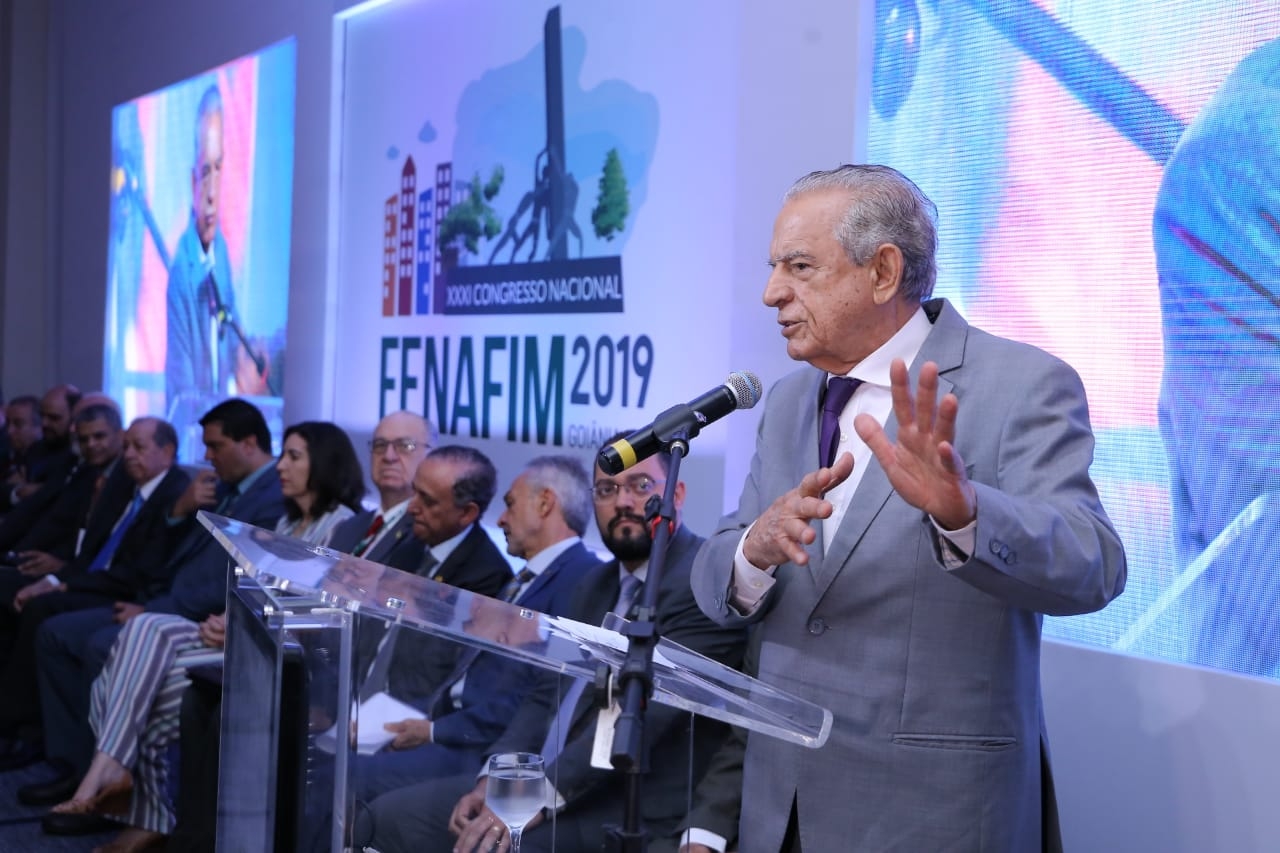 Prefeito Iris Rezende abre Congresso da Fenafim