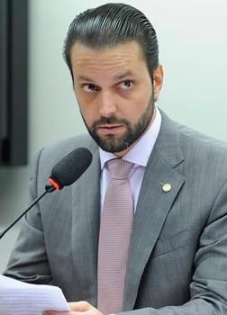 “Para trás nunca mais”, diz Lúcio Flávio Paiva ao registrar a chapa