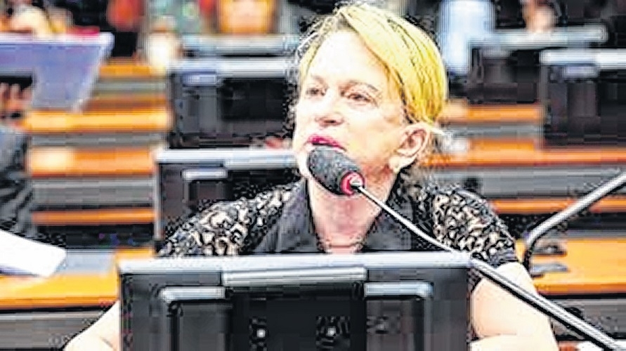 Anna Vitória Caiado é vítima de fake news