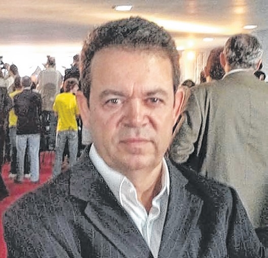 MARCONI ATRAI MULTIDÕES COM CARAVANA