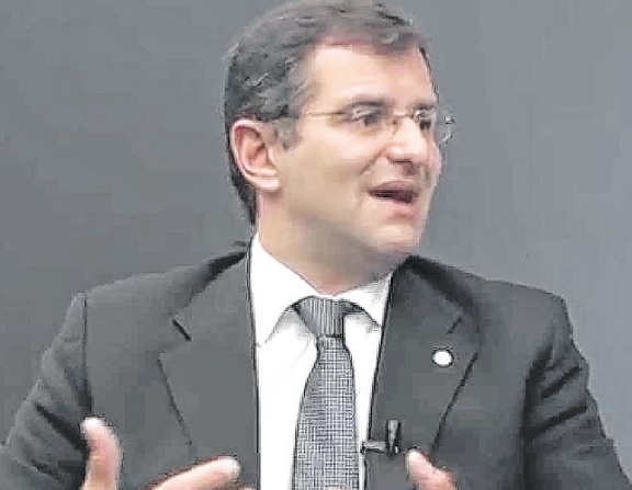 “Política precisa ser exercida por quem quer servir a sociedade”
