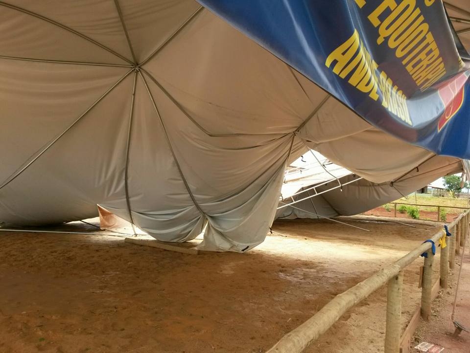 Picadeiro destruído