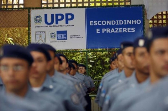 Estudante é atingida na nuca por bala perdida no Rio de Janeiro