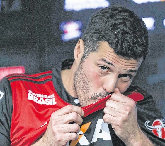 Goleiro volta para encerrar carreira onde começou