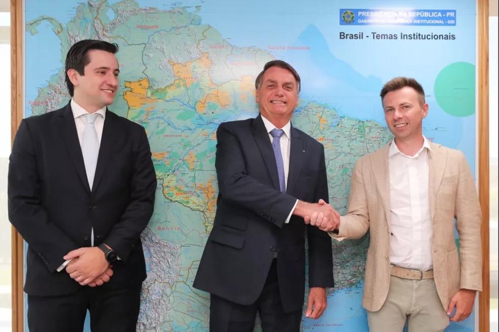 Bolsonaro recebe representantes no Telegram no Planalto fora da agenda