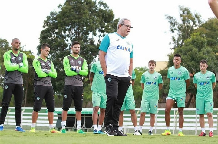 Vadão chama jogadoras experientes para a Copa América