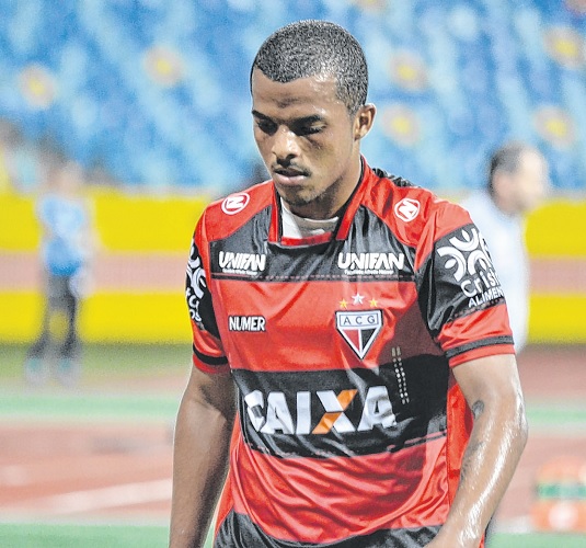 Lateral se destaca por rápida adaptação ao clube