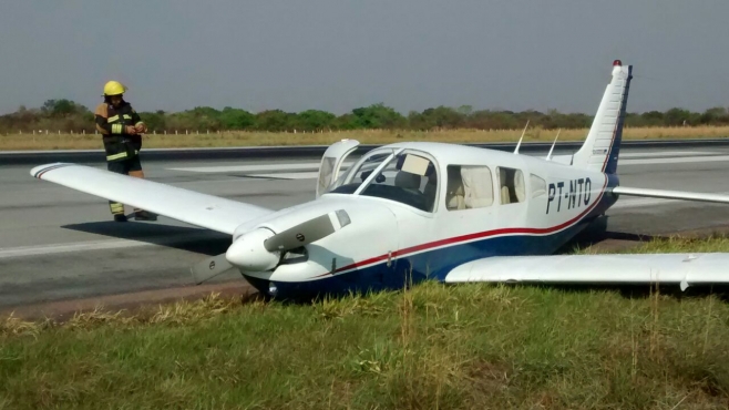 Avião de pequeno porte pousa de barriga no aeroporto de Anápolis