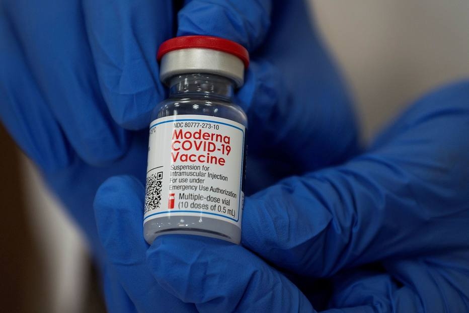 Vacina da Moderna garante proteção contra variantes por até 6 meses, diz estudo