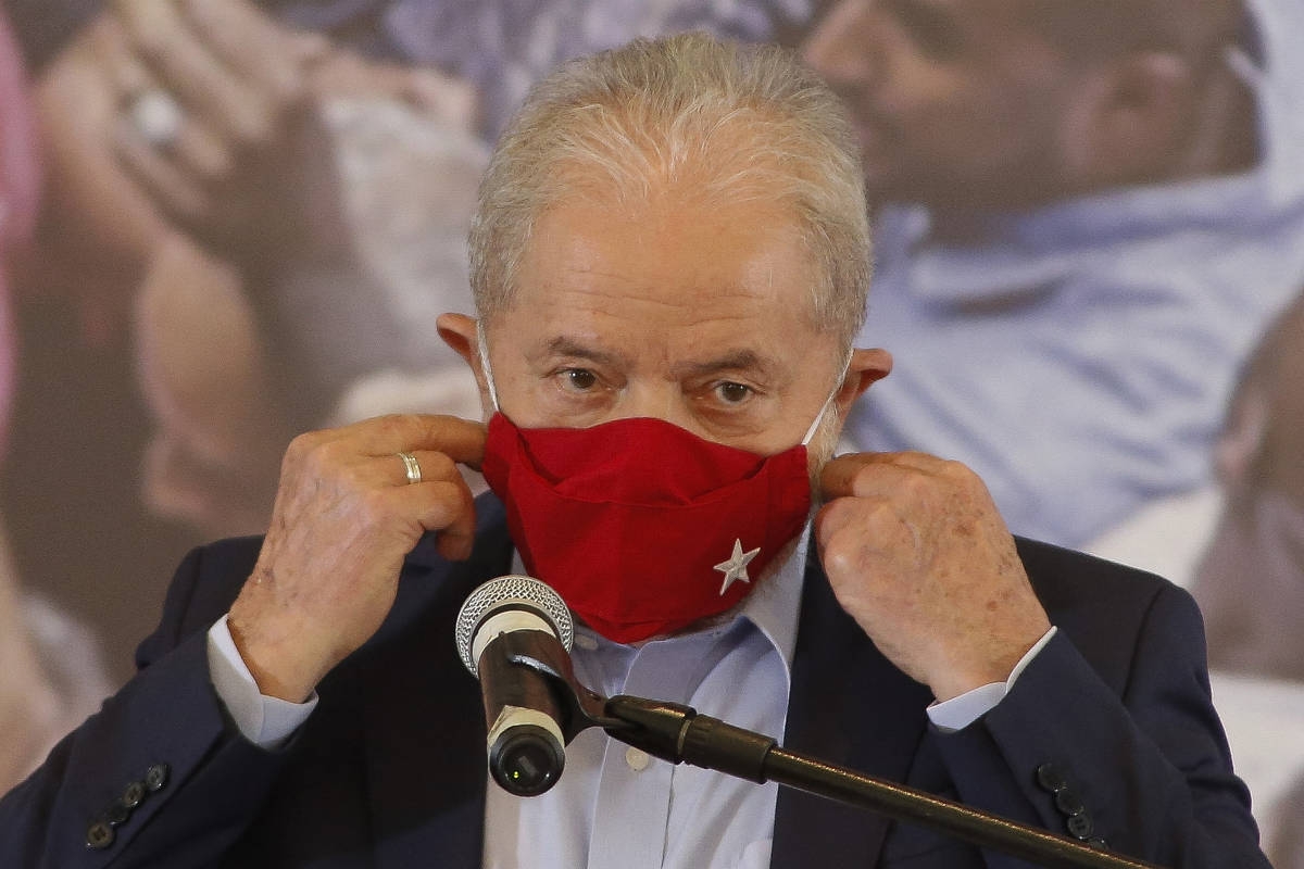Defesa de Lula entrega ao STF mensagens sobre denúncia dos caças suecos