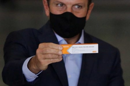 CoronaVac tem 78% de eficácia diz Butantan