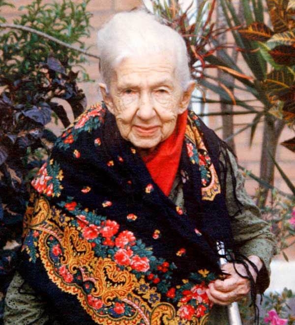 Cora e seus 130 anos de poesia