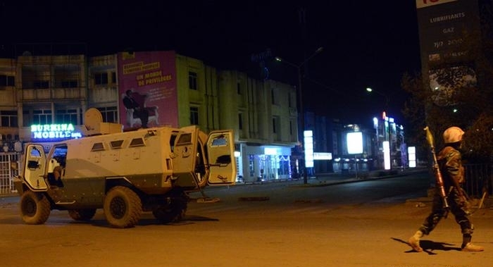 Extremistas islâmicos atacam base militar em Burkina Faso