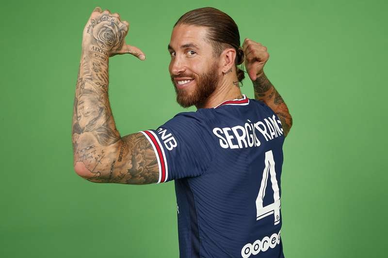PSG anunciou a contrataçao do zagueiro Sergio Ramos por duas temporadas
