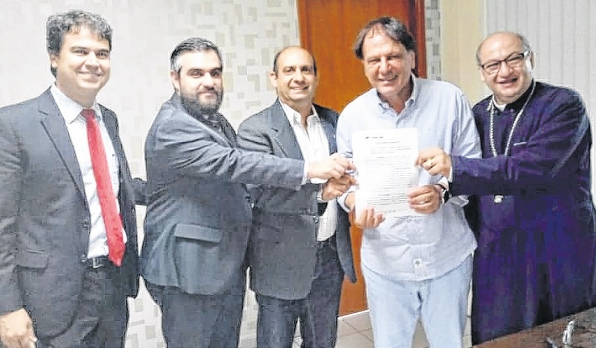 Padre Rafael comemora conquista de terreno
