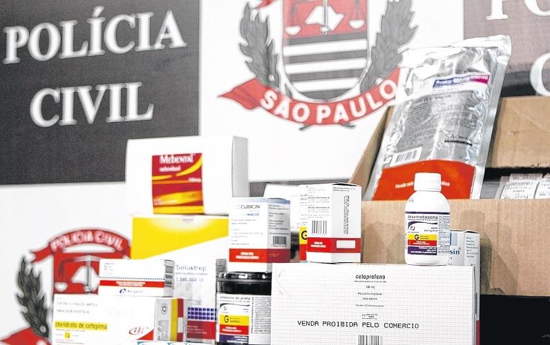 Presos suspeitos de desvio de remédios de alto custo