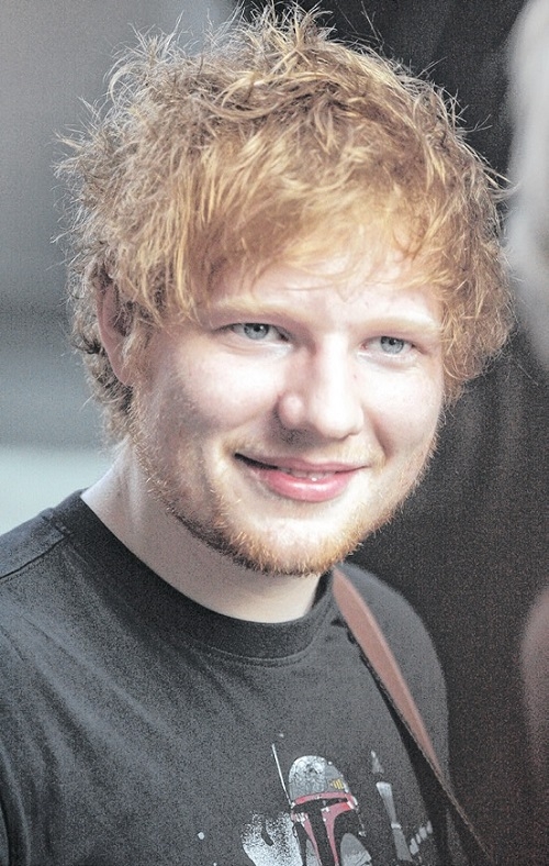 Ed Sheeran foi o artista que mais vendeu álbuns e singles em 2017