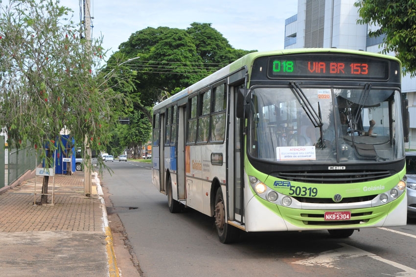 Deputado propõe pagamento de passagem de ônibus via Pix, em Goiânia