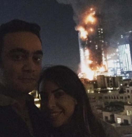 Casal faz selfie com incêndio em Dubai e causa revolta nas redes sociais