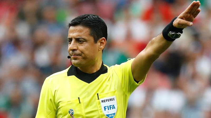 Juiz que apitou jogo do ouro olímpico comanda duelo entre Brasil e Sérvia