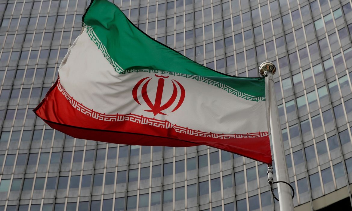 Irã troca prisioneira australiana por três iranianos detidos no exterior