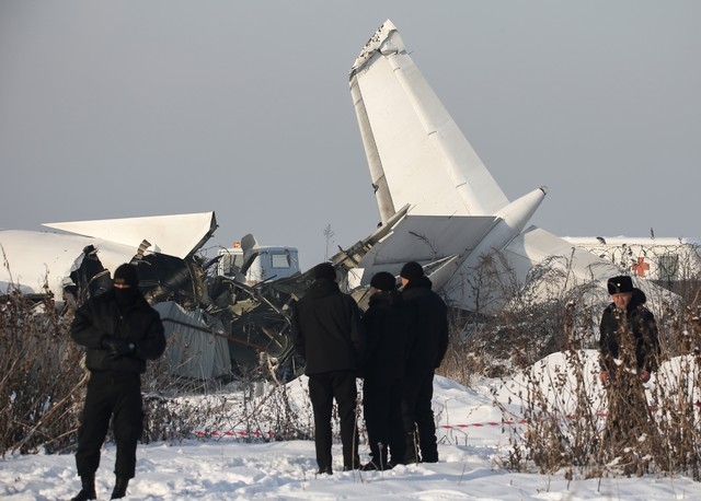 Queda de avião deixa 12 mortos no Cazaquistão
