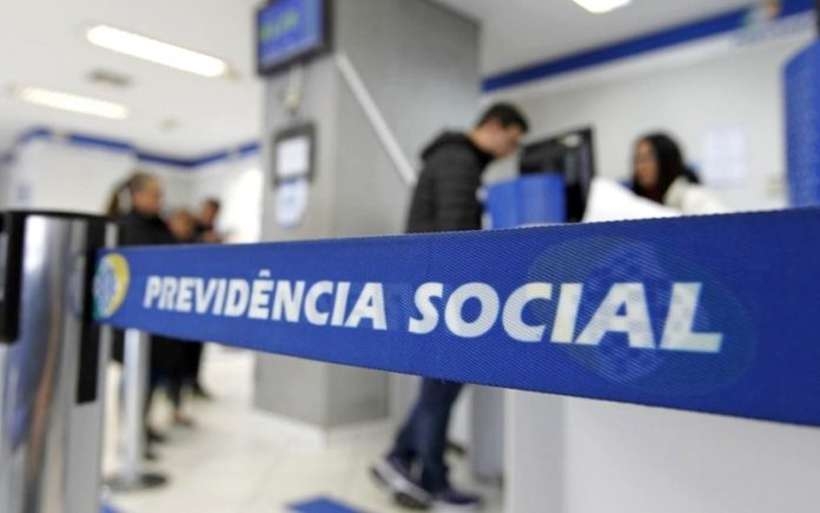 Parecer sobre reforma da Previdência começa a ser discutido nesta terça