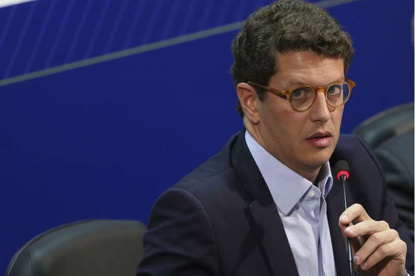 Ministro do Meio Ambiente, Ricardo Salles, é internado em UTI