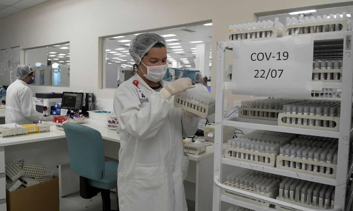 Pacientes na Bélgica e Holanda tiveram reinfecção pelo novo coronavírus, diz TV
