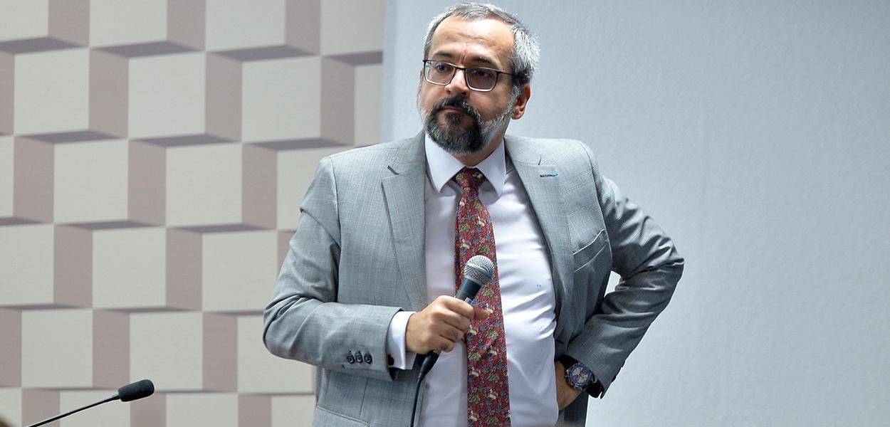 Ministro da Educação responderá inquérito por racismo