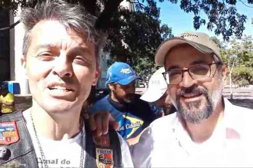 Ministro da Educação é multado por andar sem máscara em Brasília