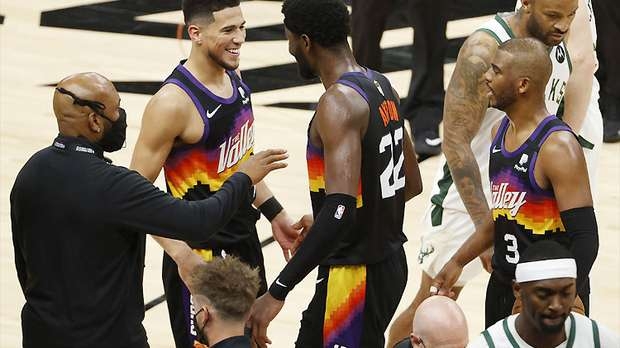 Chris Paul brilha e Suns superam Bucks na abertura das finais da NBA