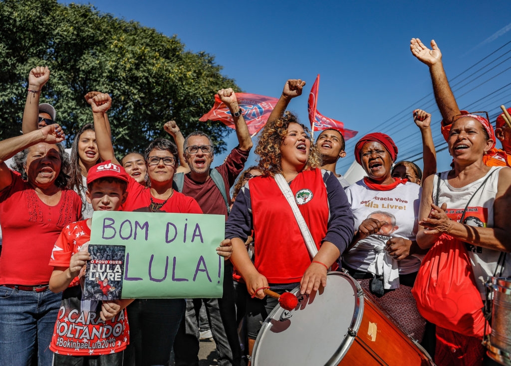Vencedores petistas da Mega-Sena farão doações para a Vigília Lula em Curitiba