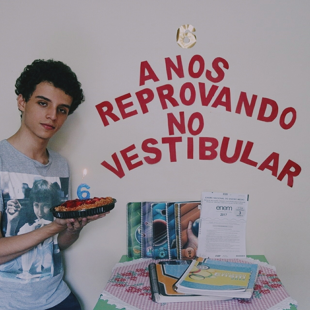 Estudante comemora sexta reprovação no vestibular e post viraliza