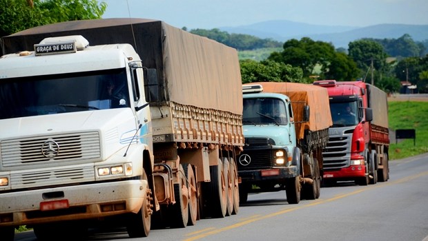 Feriado prolongado terá restrição de veículos pesados em algumas estradas